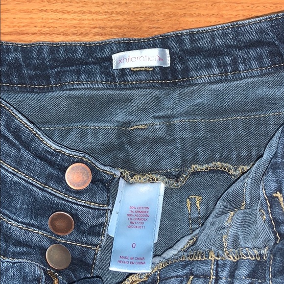 Shorts - Picture 3 of 3